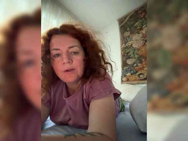 LadyReda webcam