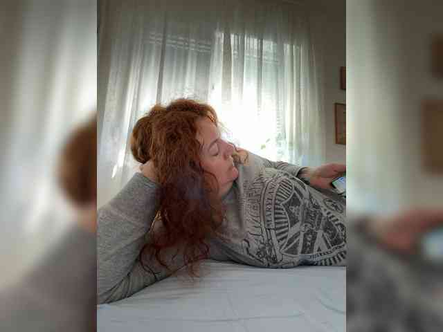 LadyReda webcam