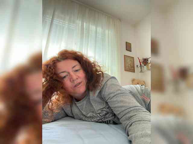 LadyReda webcam