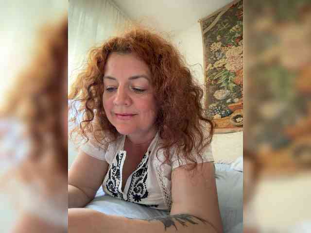 LadyReda webcam