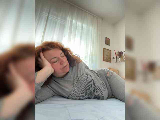 LadyReda webcam