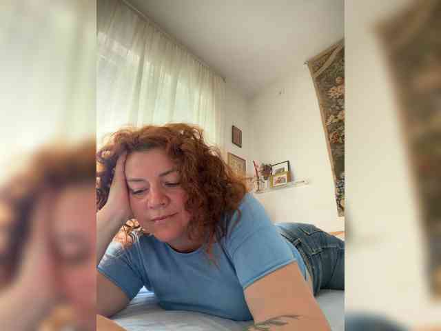 LadyReda webcam