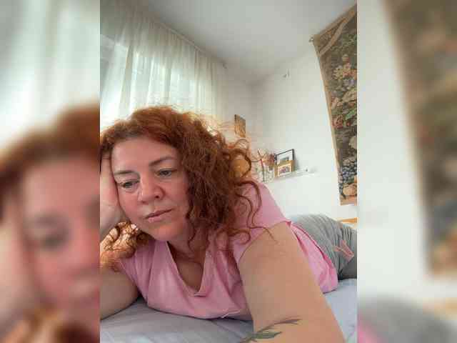 LadyReda webcam