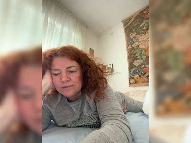 LadyReda webcam