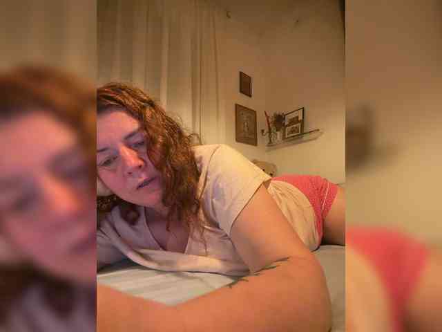 LadyReda webcam