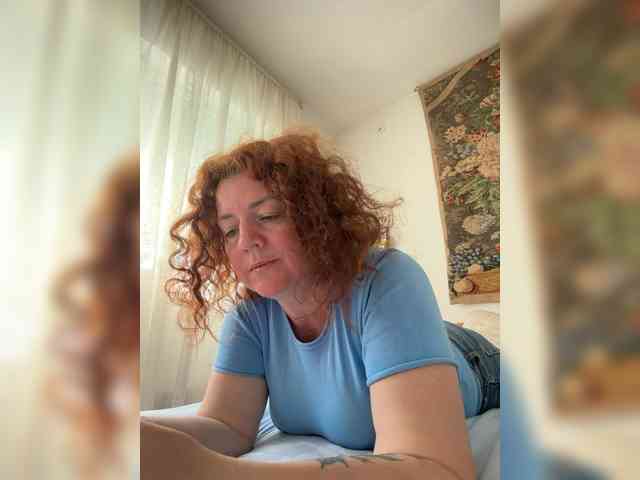 LadyReda webcam