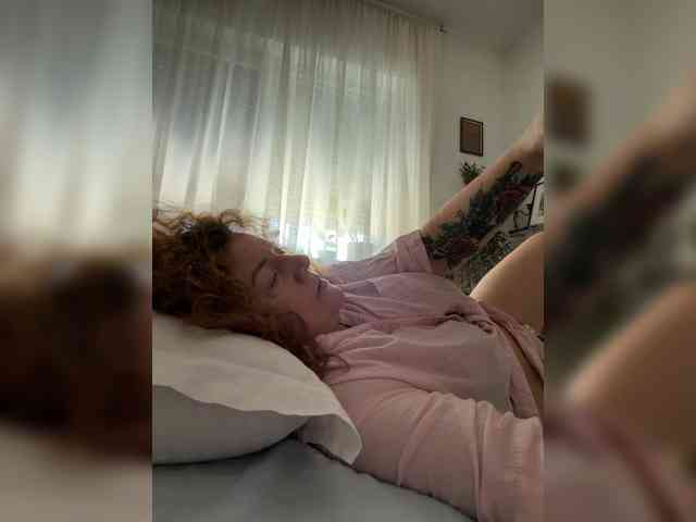 LadyReda Live Webcam on BongaCams