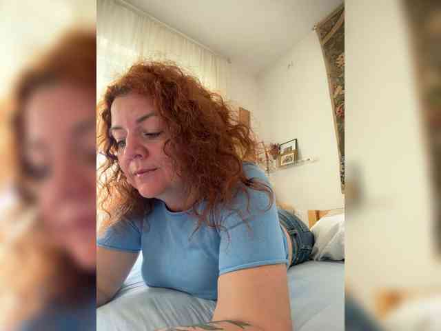 LadyReda webcam
