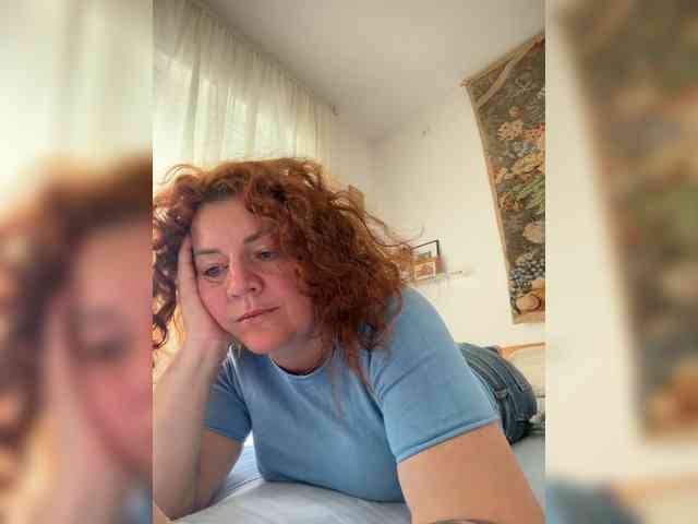 LadyReda webcam
