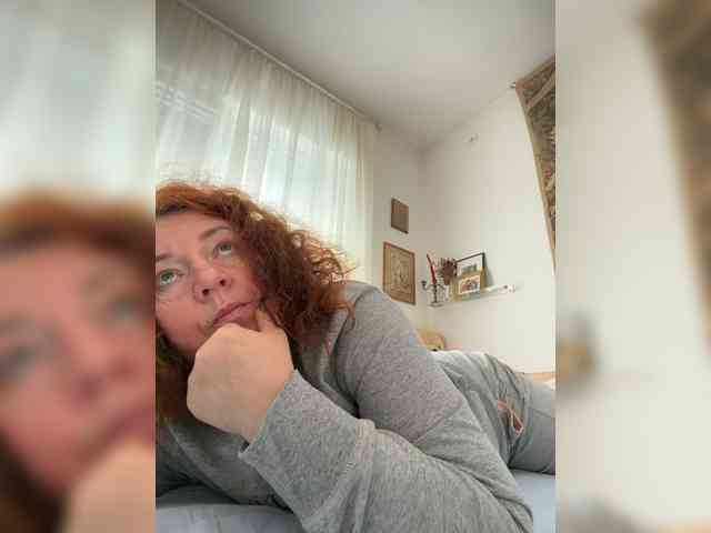 LadyReda webcam