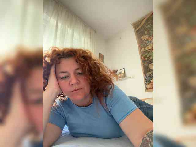 LadyReda webcam