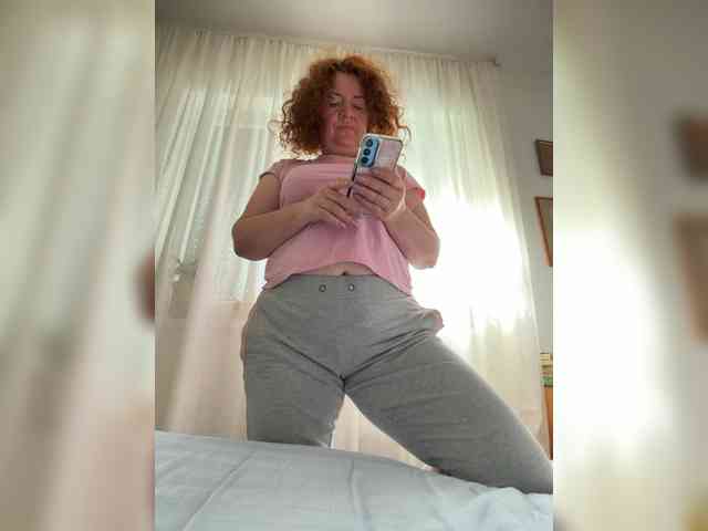 LadyReda webcam