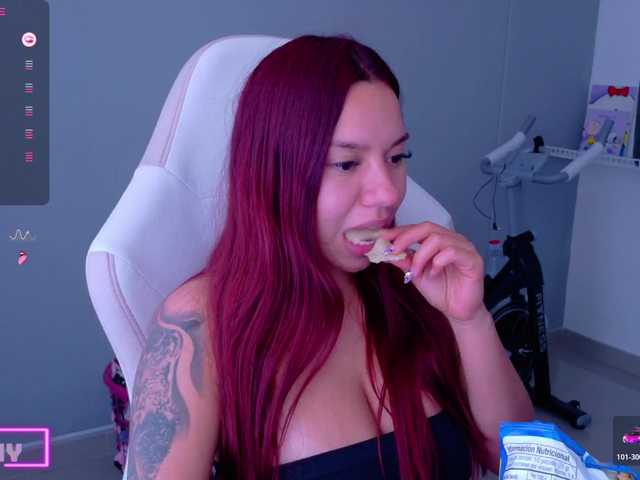 SAMYTATTU21 live cam on BongaCams