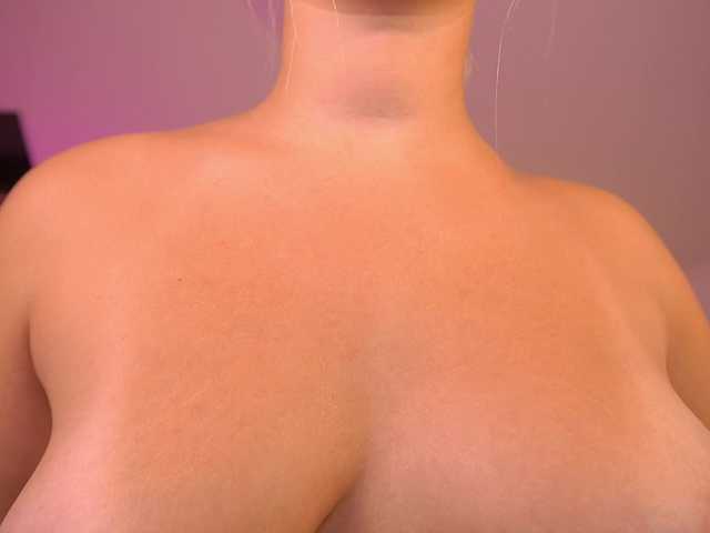 ViolaMe live webcam show