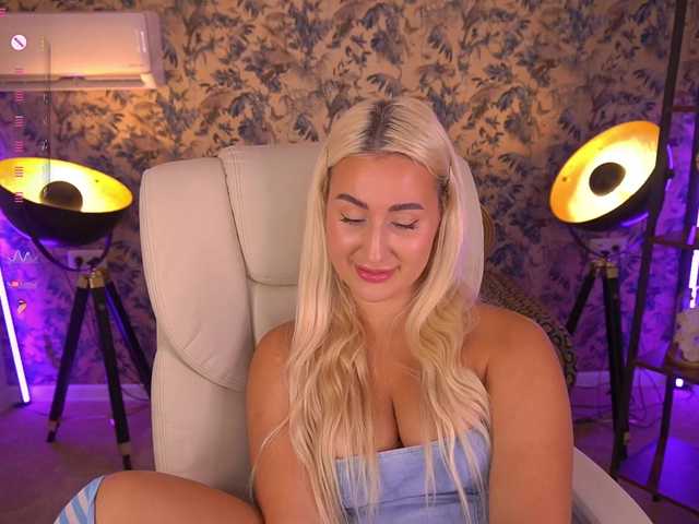 ViolaMe live cam on BongaCams