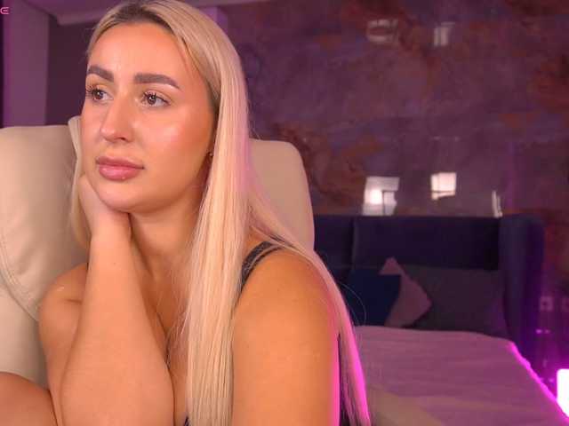 ViolaMe, live now on BongaCams