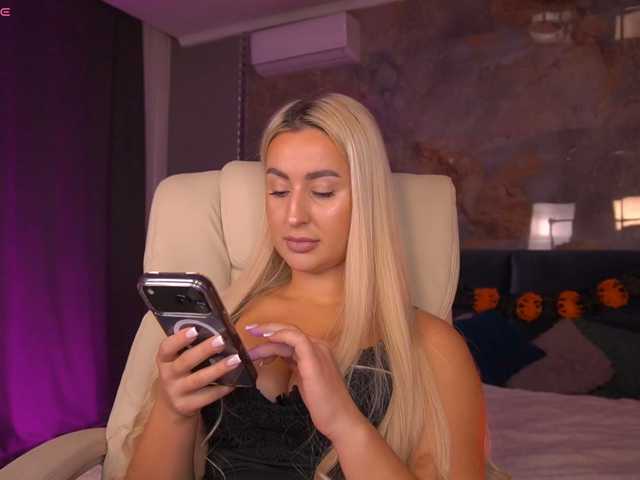 ViolaMe live cam preview