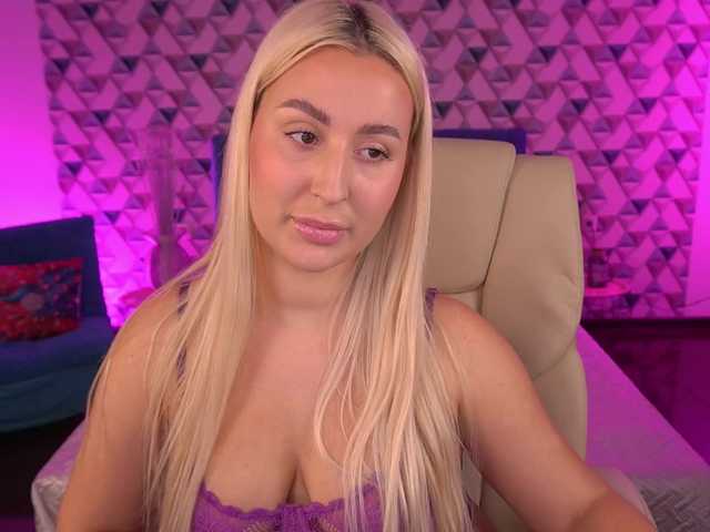 le modèle ViolaMe est en webcam porno dans un show sur le site bongacams, il possède les tags suivants: White/Caucasian,Blonde,Shaved
