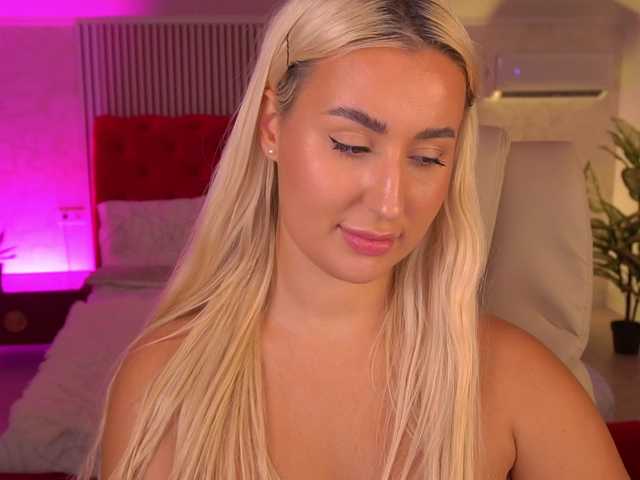 ViolaMe live webcam show