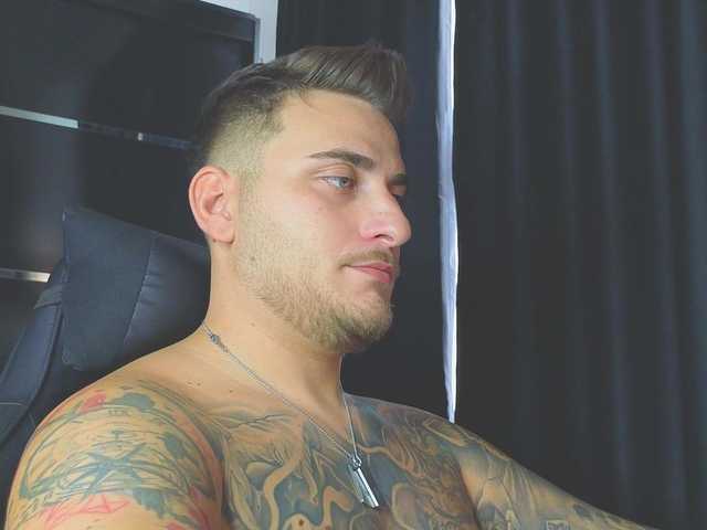JohhnyLongcock