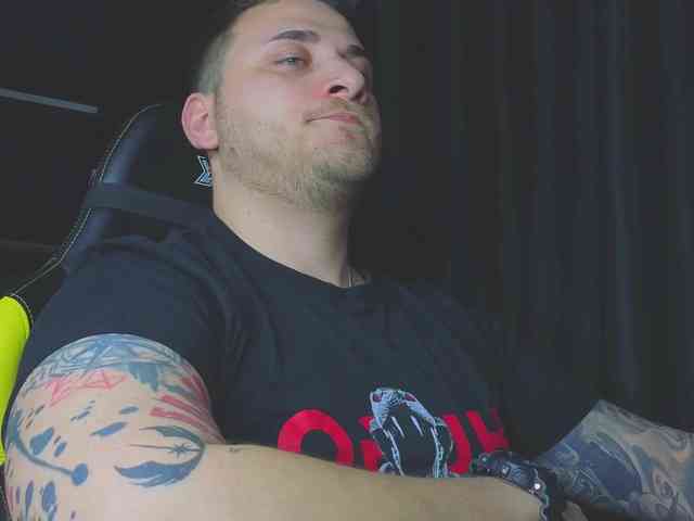 JohhnyLongcock Live Webcam on BongaCams