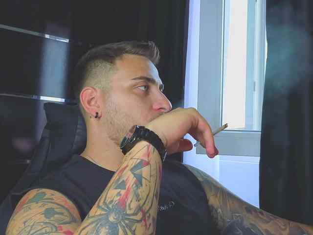 JohhnyLongcock