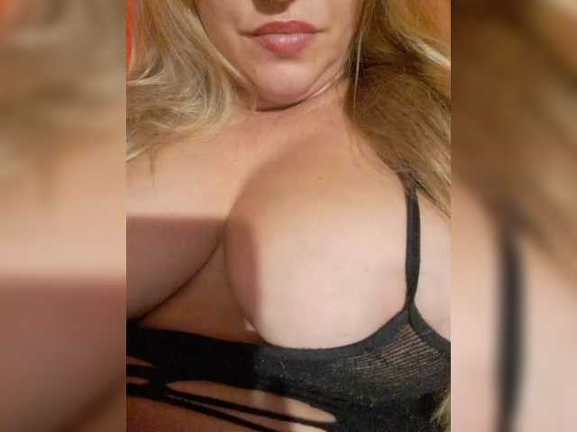 Sexynomad01 live cam on BongaCams