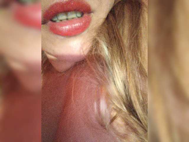 Sexynomad01 live cam on BongaCams