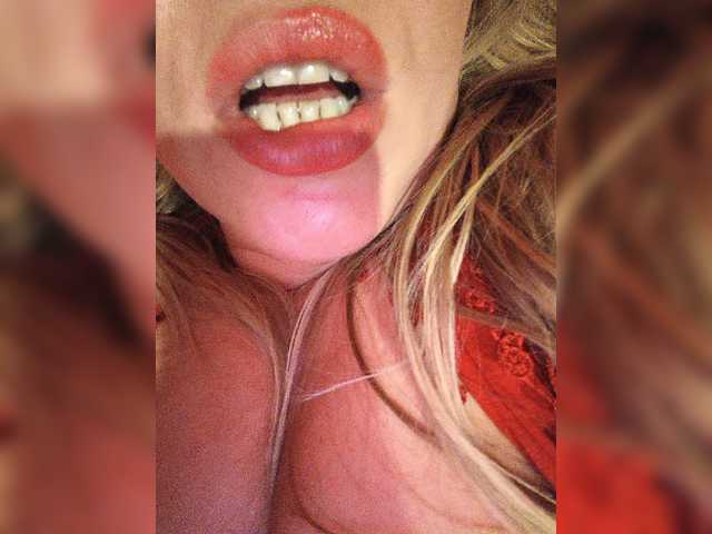 Sexynomad01 live cam on BongaCams