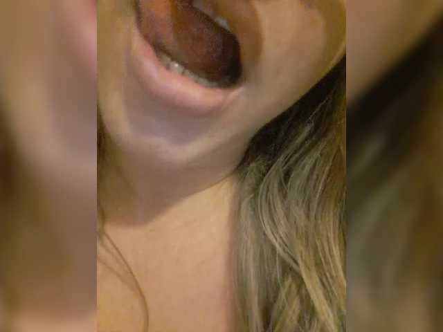 Sexynomad01 live cam on BongaCams
