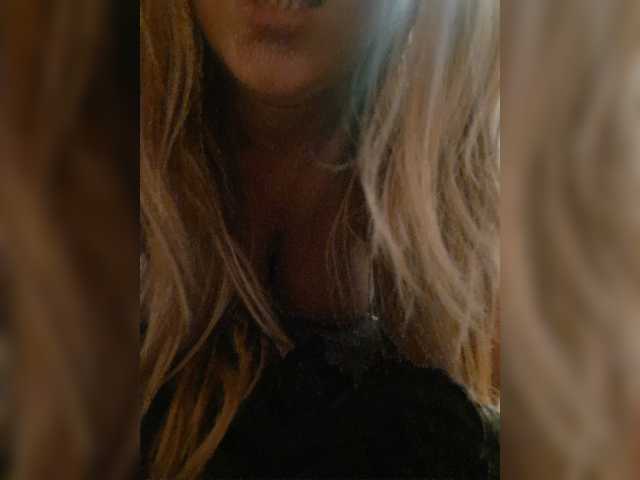Sexynomad01 live cam on BongaCams
