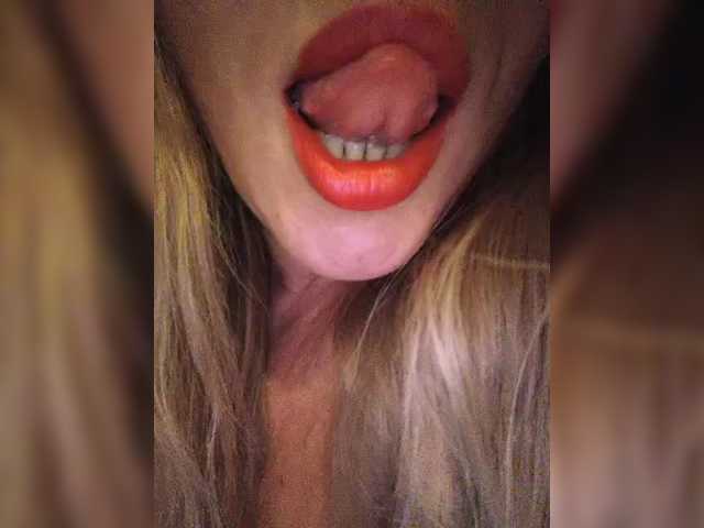 Sexynomad01 live cam on BongaCams