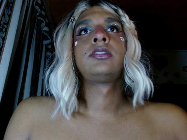 Emilyadamss live cam