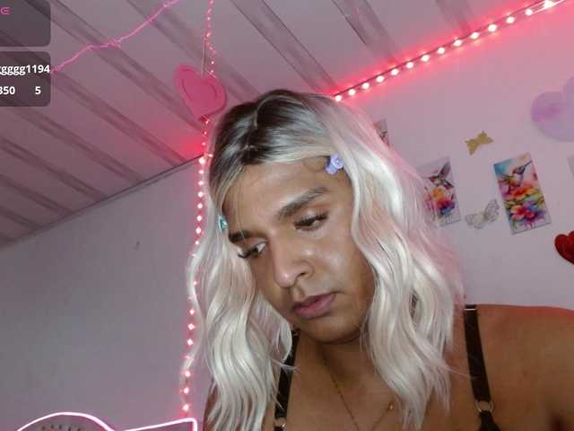 Emilyadamss live cam