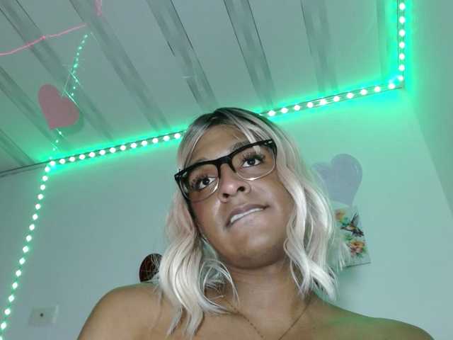 Emilyadamss live webcam show