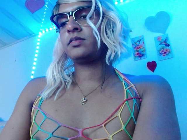 Emilyadamss live webcam show