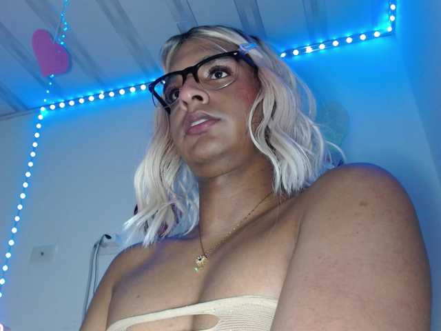 Emilyadamss live webcam show