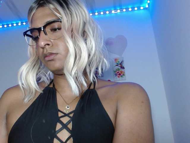 Emilyadamss live webcam show