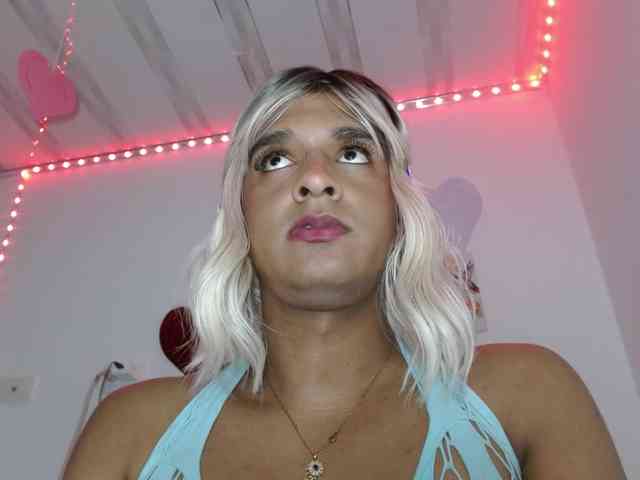 Emilyadamss Live Webcam on BongaCams