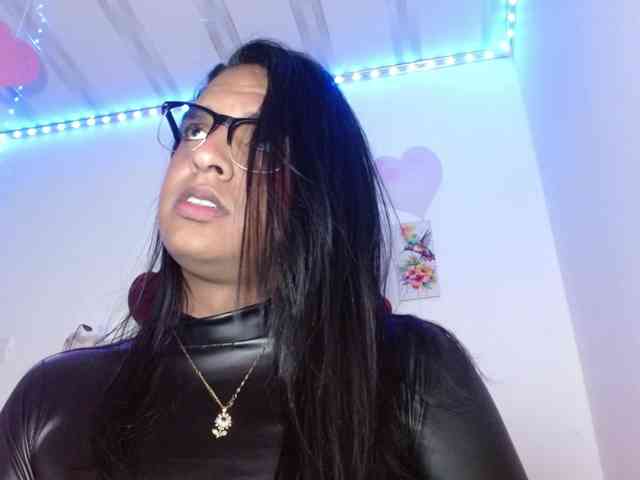 Emilyadamss Live Webcam on BongaCams