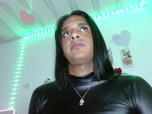 Emilyadamss Live Webcam on BongaCams