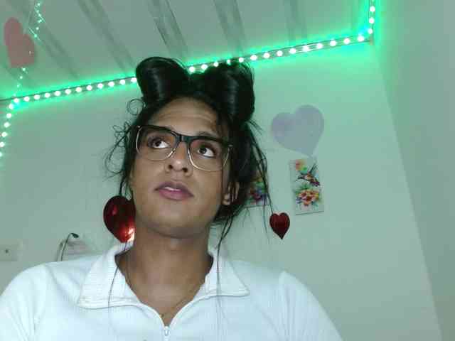 Emilyadamss Live Webcam on BongaCams