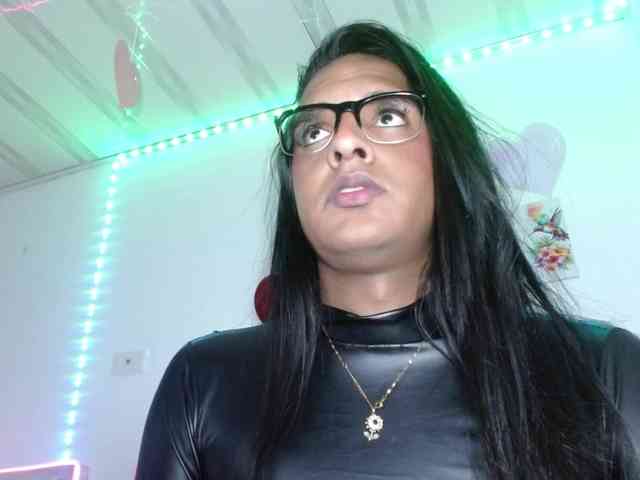 Emilyadamss Live Webcam on BongaCams