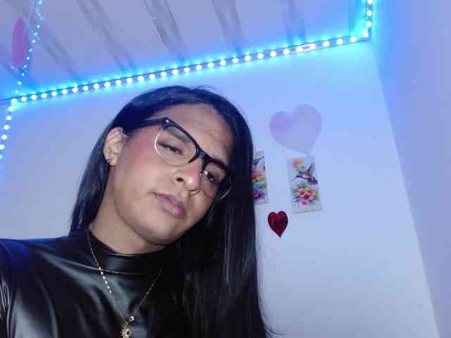 Emilyadamss Live Webcam on BongaCams