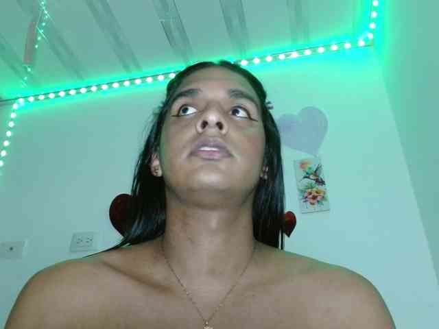 Emilyadamss Live Webcam on BongaCams