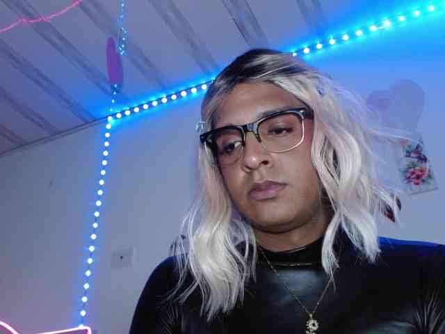 Emilyadamss Live Webcam on BongaCams