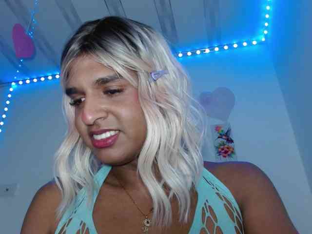 Emilyadamss Live Webcam on BongaCams
