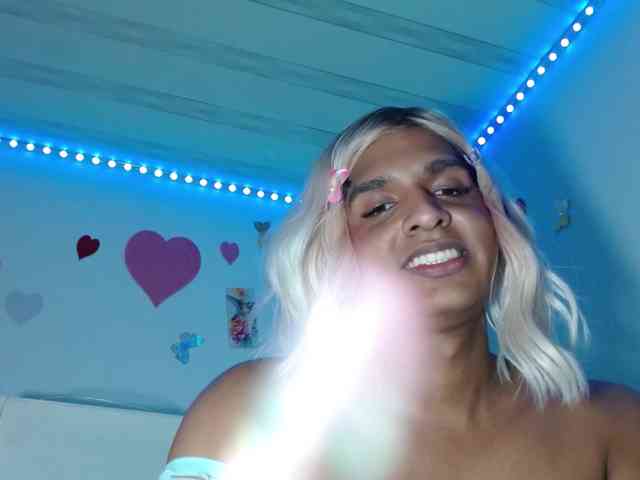 Emilyadamss Live Webcam on BongaCams