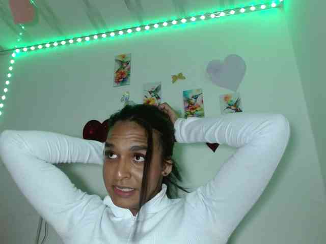 Emilyadamss Live Webcam on BongaCams