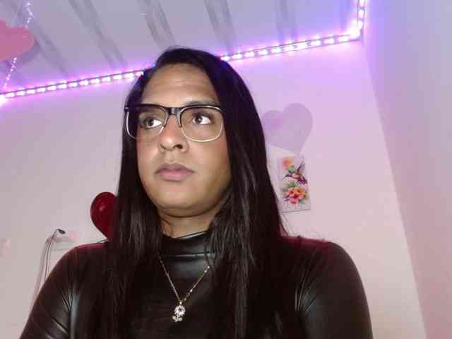 Emilyadamss Live Webcam on BongaCams